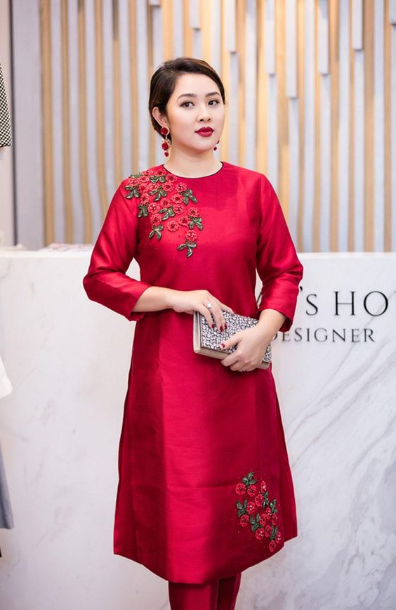 Dương Hoàng Yến diện áo dài cách tân cùng chân váy xòe  Thời trang  Việt  Giải Trí