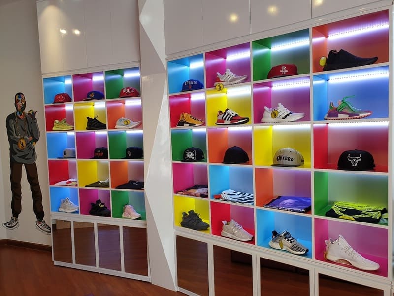 shop bán giày sneaker rẻ đẹp uy tín ở tphcm