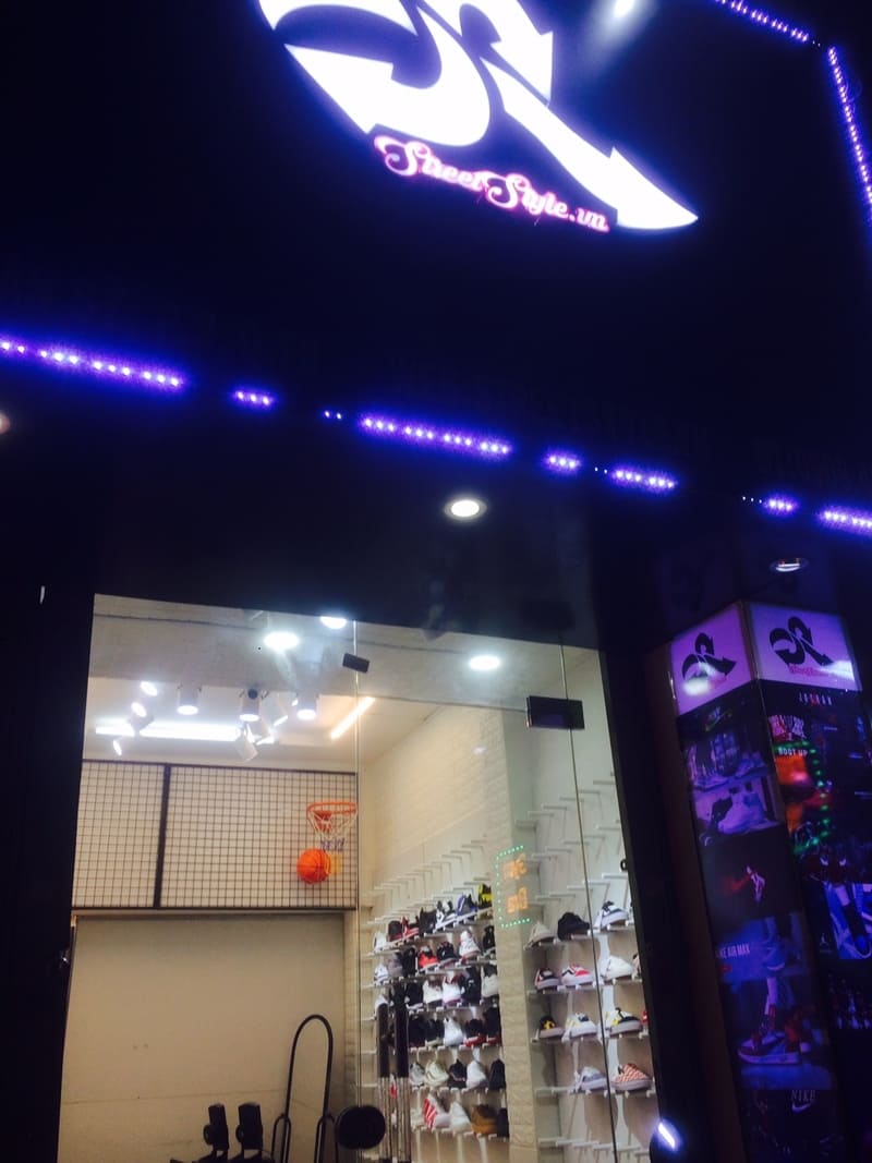 shop bán giày sneaker rẻ đẹp uy tín ở tphcm